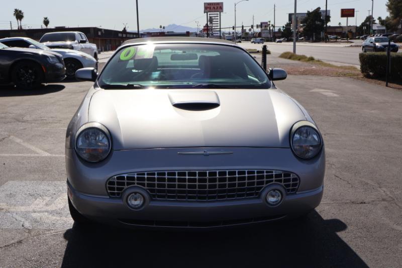 Ford Thunderbird Deluxe 2004