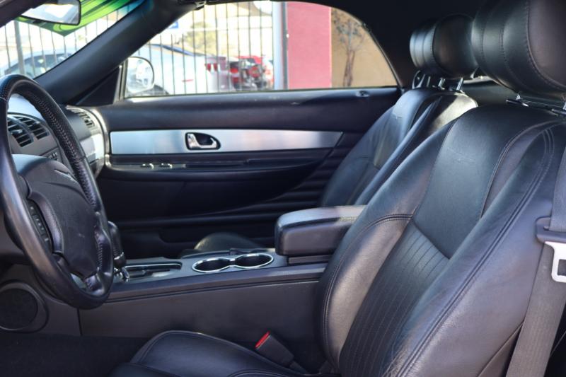 Ford Thunderbird Deluxe 2004