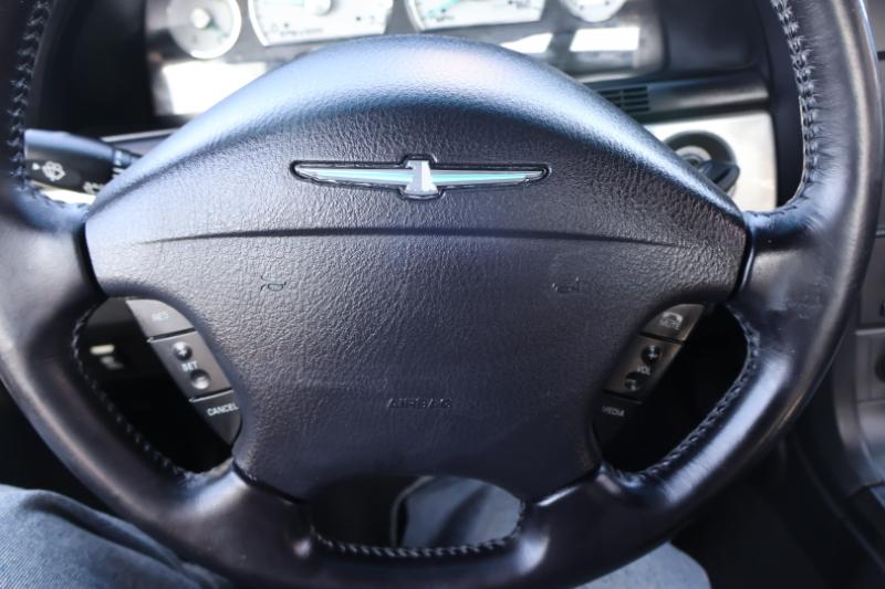 Ford Thunderbird Deluxe 2004