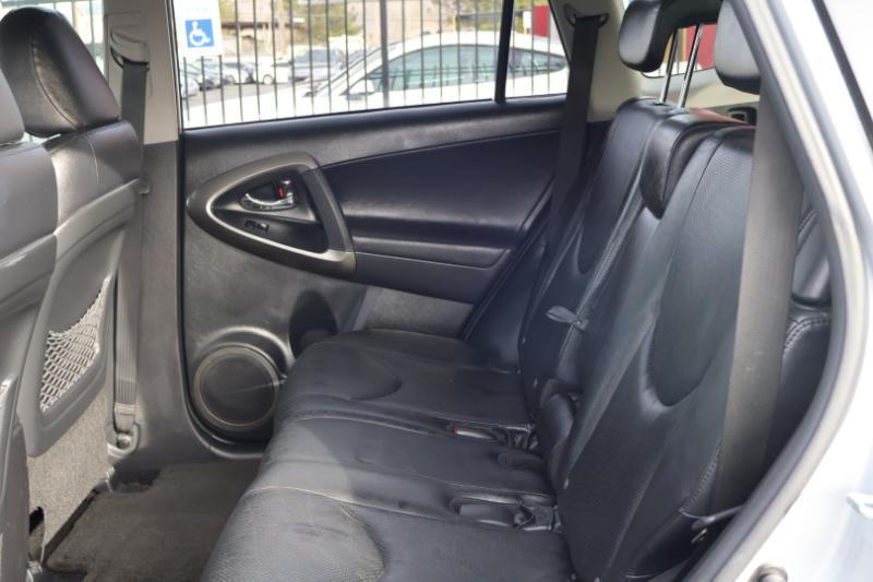 Toyota RAV4 Sport V6 4WD 2011