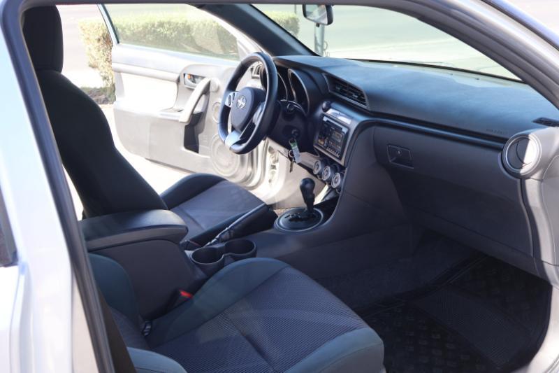 Scion tC Sports Coupe 6-Spd AT 2012