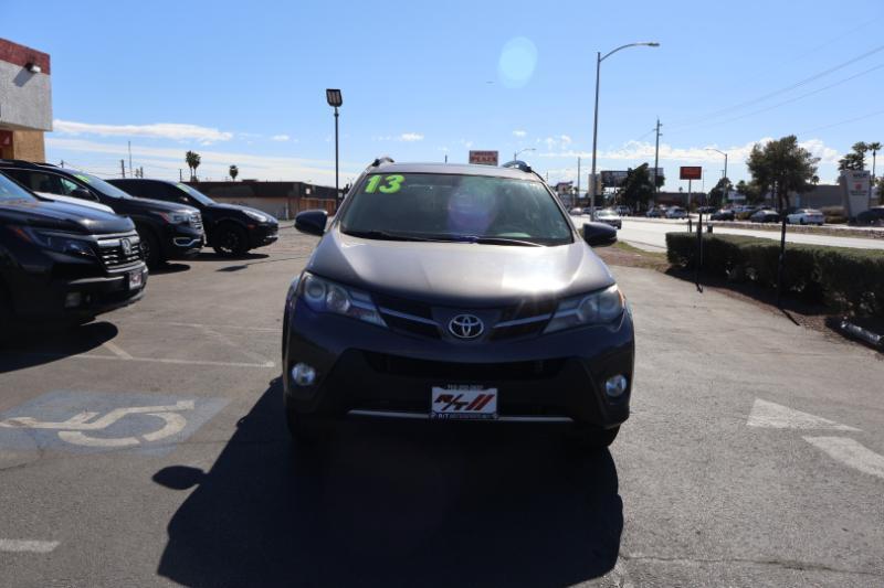 Toyota RAV4 2WD 2013