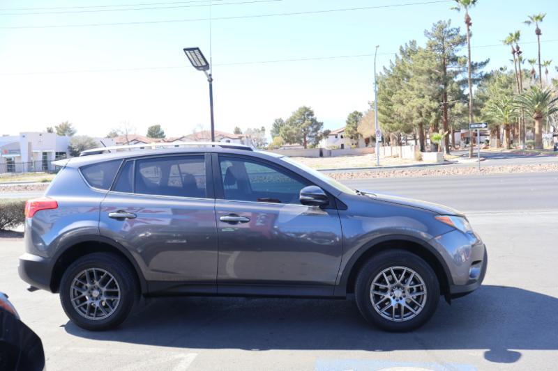 Toyota RAV4 2WD 2013