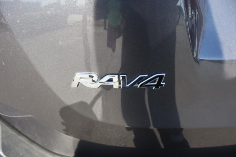 Toyota RAV4 2WD 2013