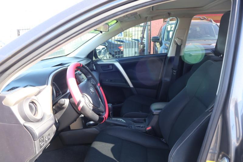 Toyota RAV4 2WD 2013