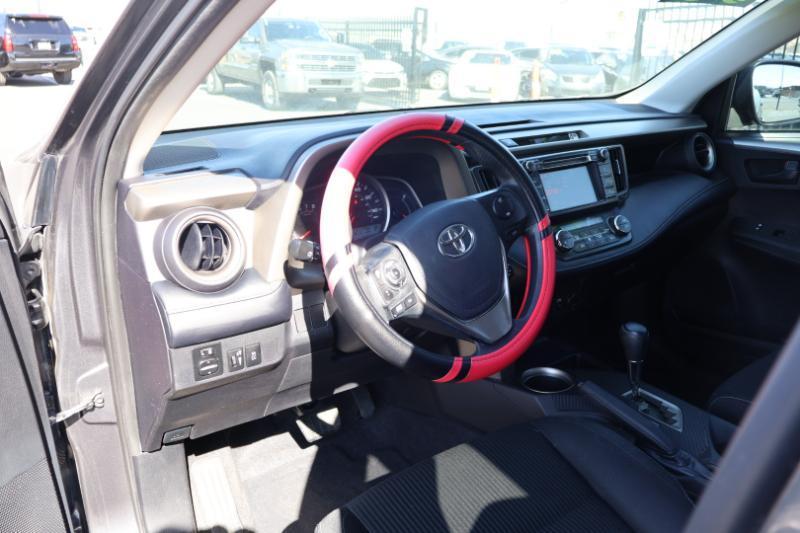 Toyota RAV4 2WD 2013