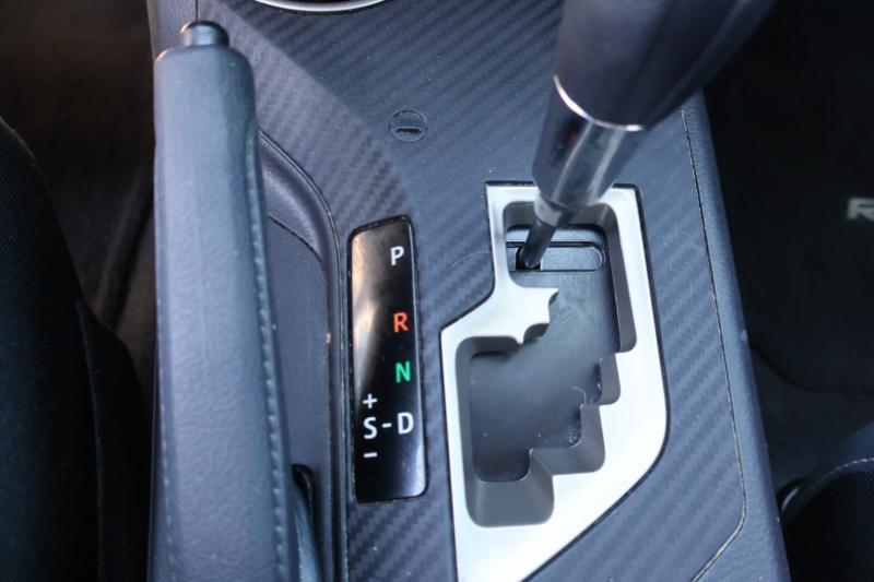 Toyota RAV4 2WD 2013