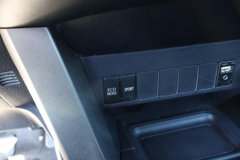 Toyota RAV4 2WD 2013