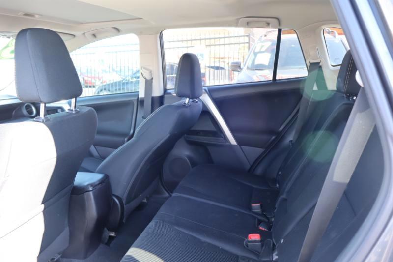 Toyota RAV4 2WD 2013