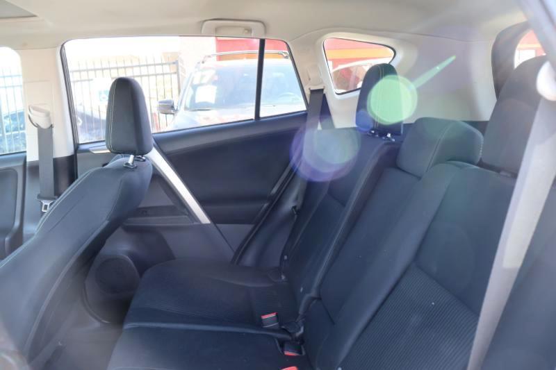 Toyota RAV4 2WD 2013