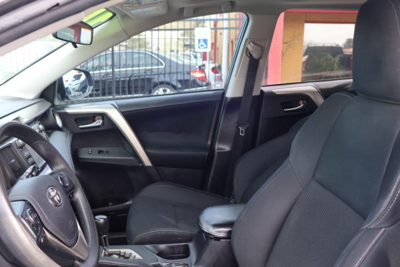 Toyota RAV4 XLE FWD 2015