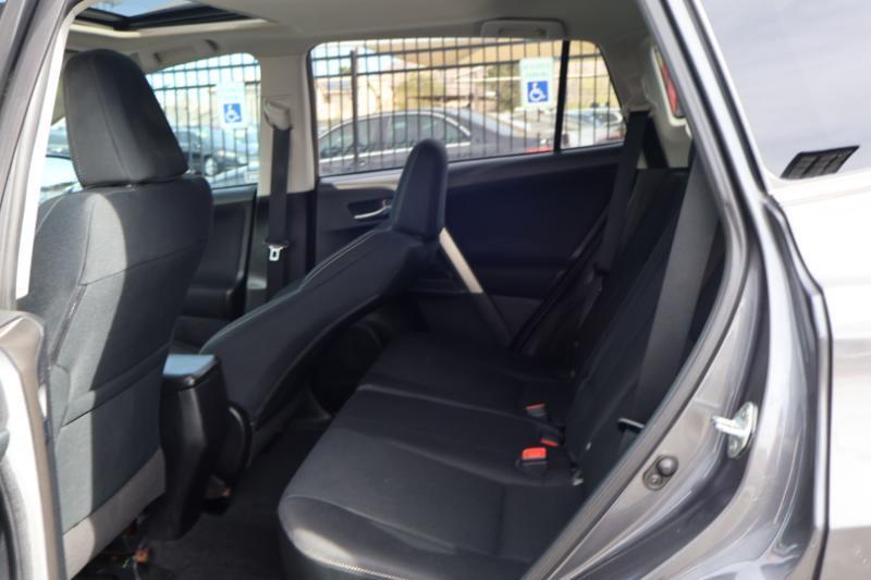 Toyota RAV4 XLE FWD 2015