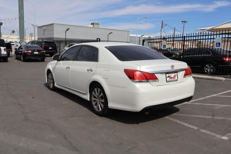 Toyota Avalon Base 2011
