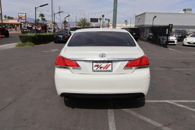 Toyota Avalon Base 2011