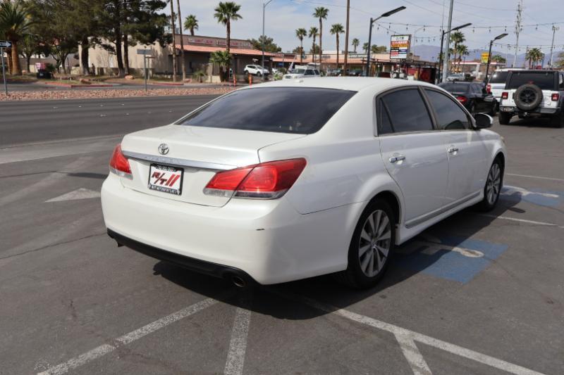 Toyota Avalon Base 2011