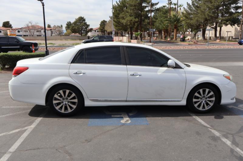 Toyota Avalon Base 2011