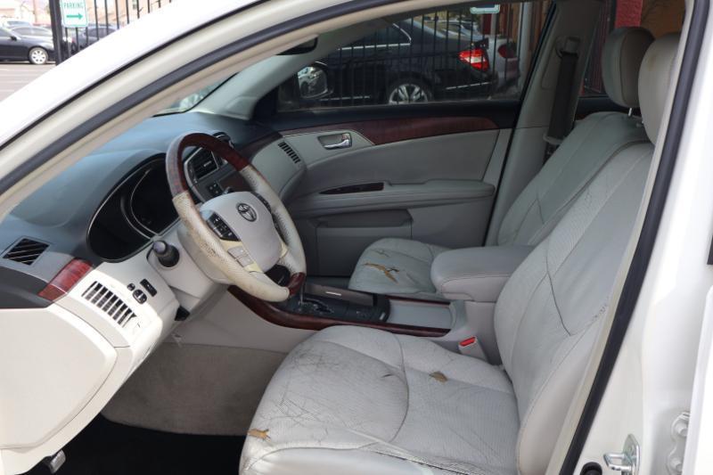 Toyota Avalon Base 2011