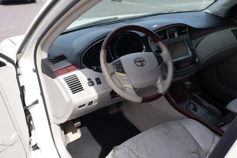 Toyota Avalon Base 2011