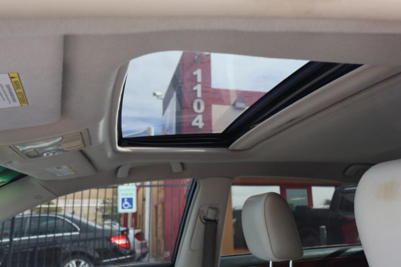 Toyota Avalon Base 2011