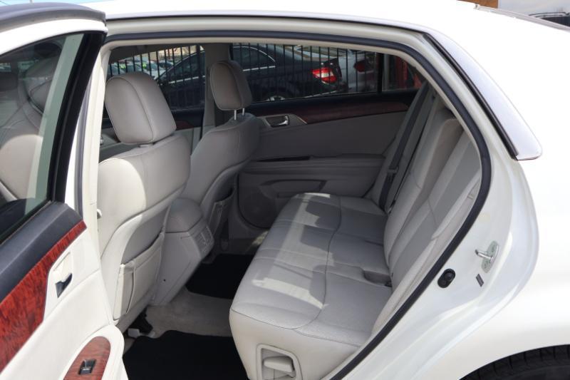 Toyota Avalon Base 2011
