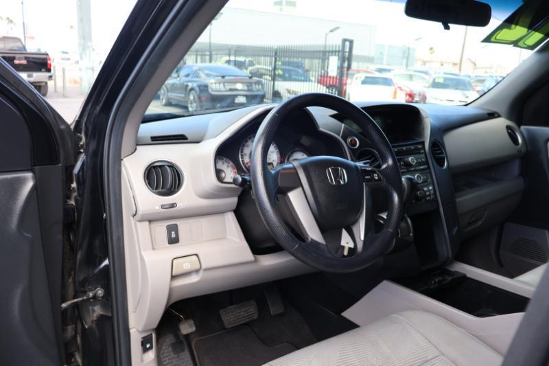 Honda Pilot LX 2WD 5-Spd AT 2012