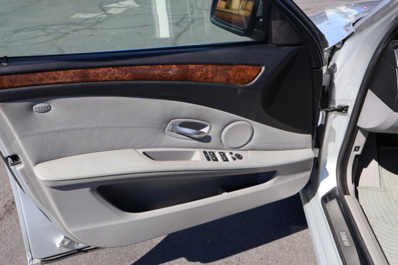 BMW 5-Series Sport Wagon 535xi 2008