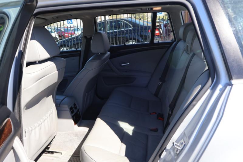 BMW 5-Series Sport Wagon 535xi 2008