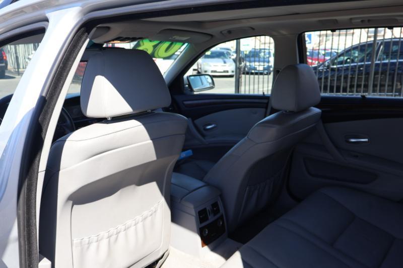 BMW 5-Series Sport Wagon 535xi 2008