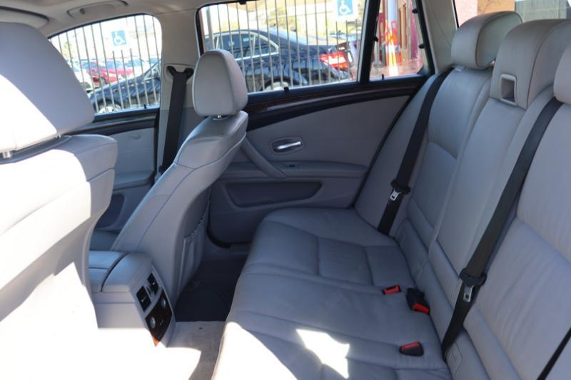 BMW 5-Series Sport Wagon 535xi 2008