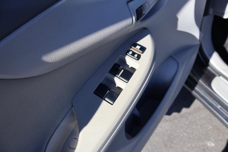 Toyota Corolla 4dr Sdn Base Auto 2009