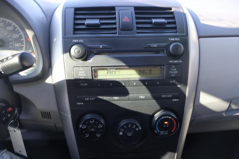 Toyota Corolla 4dr Sdn Base Auto 2009