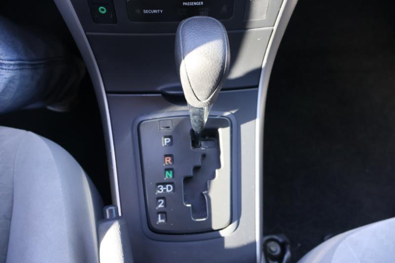 Toyota Corolla 4dr Sdn Base Auto 2009