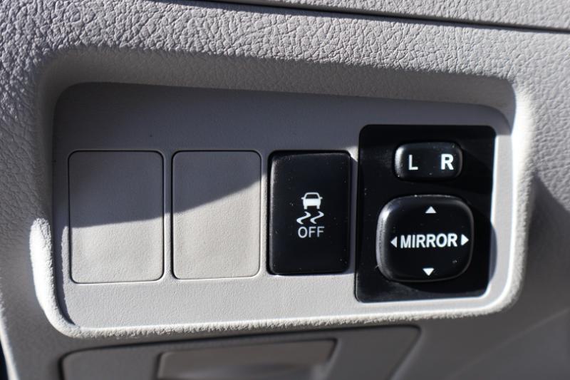 Toyota Corolla 4dr Sdn Base Auto 2009