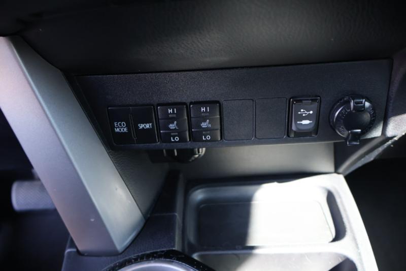 Toyota RAV4 Limited FWD 2017