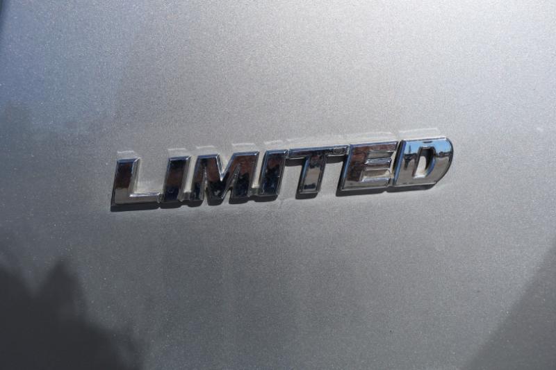 Toyota RAV4 Limited FWD 2017