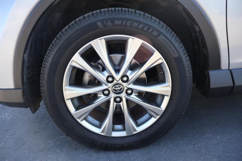 Toyota RAV4 Limited FWD 2017