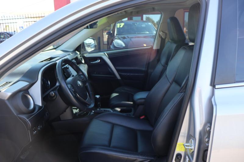 Toyota RAV4 Limited FWD 2017