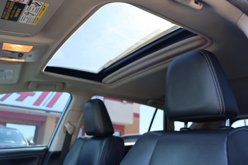 Toyota RAV4 Limited FWD 2017