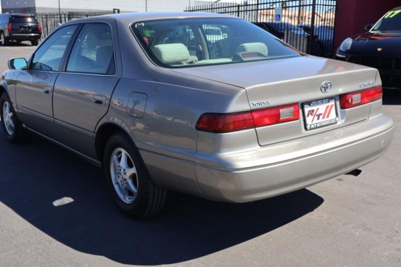 Toyota Camry CE 1997