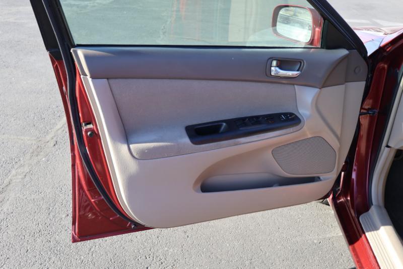 Toyota Camry LE 2005