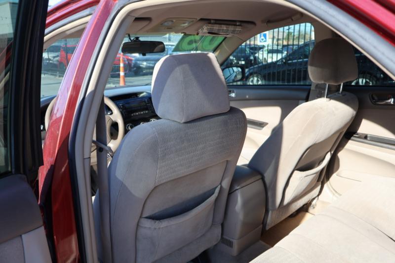 Toyota Camry LE 2005