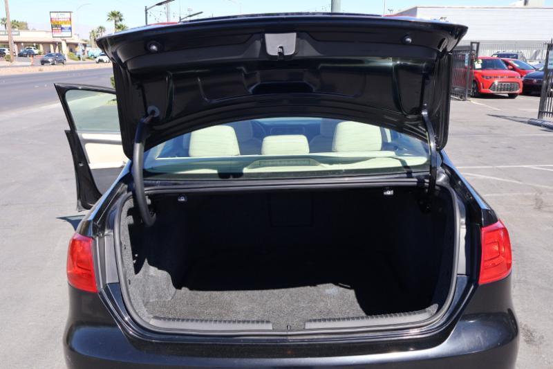 Volkswagen Jetta SE 2012