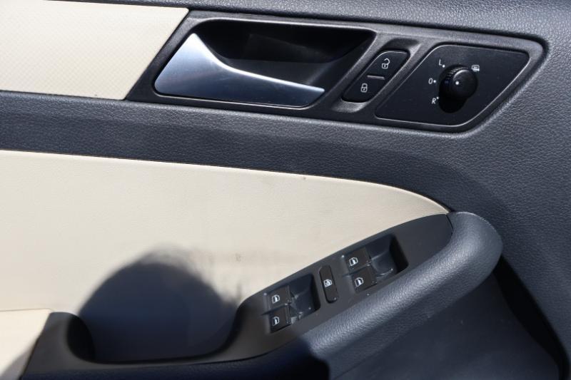 Volkswagen Jetta SE 2012