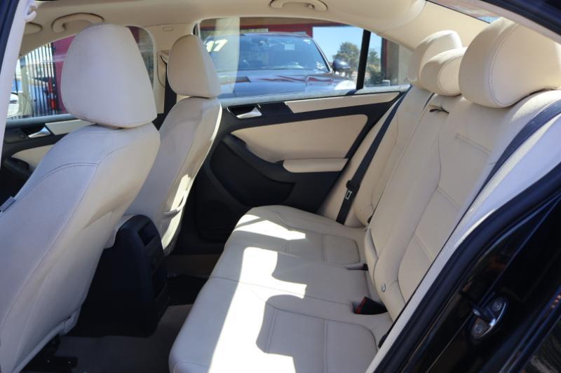 Volkswagen Jetta SE 2012