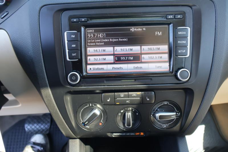 Volkswagen Jetta SE 2012