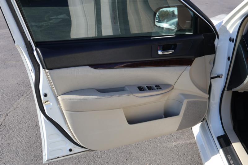 Subaru Legacy 2.5i Limited 2014