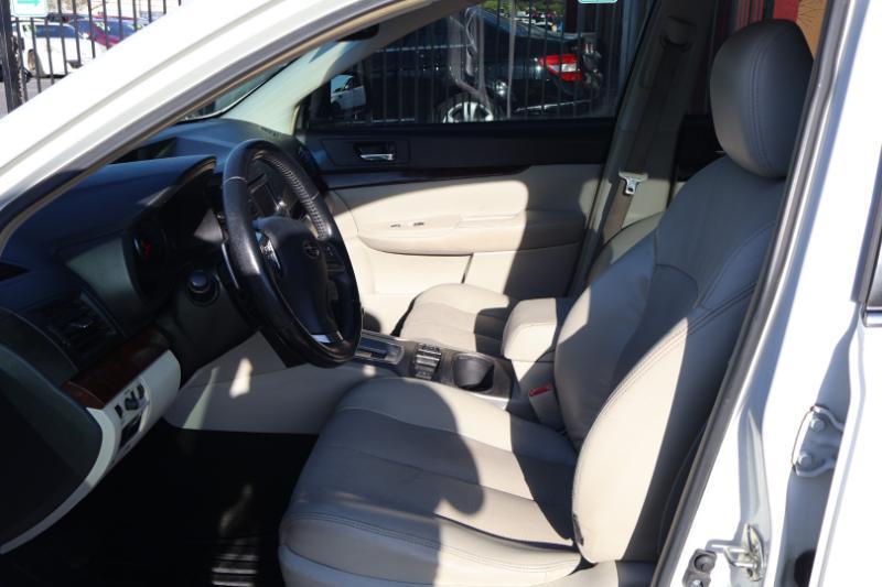 Subaru Legacy 2.5i Limited 2014