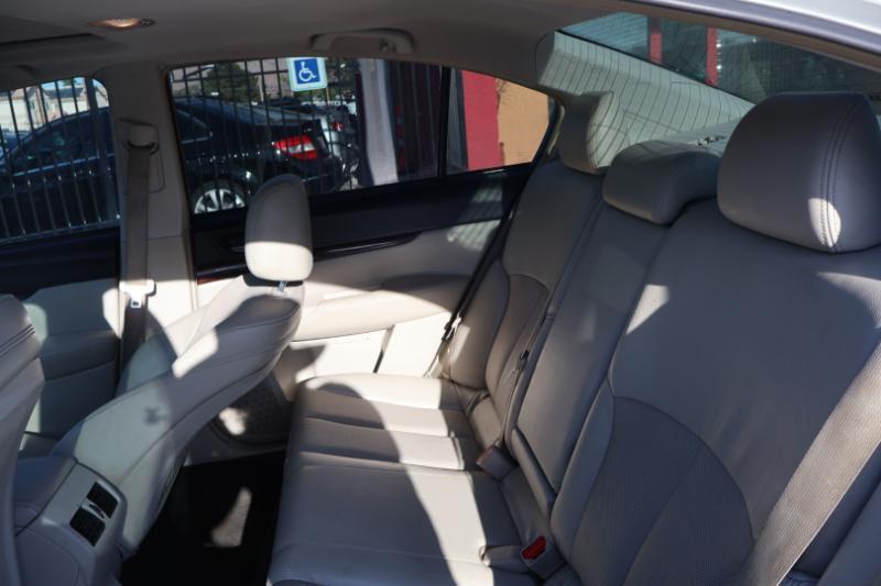 Subaru Legacy 2.5i Limited 2014