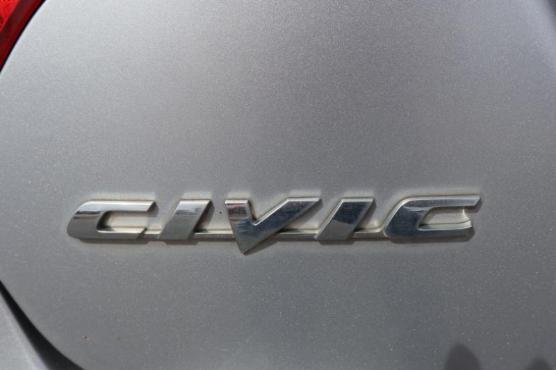 Honda Civic LX Sedan 5-Speed AT 2009