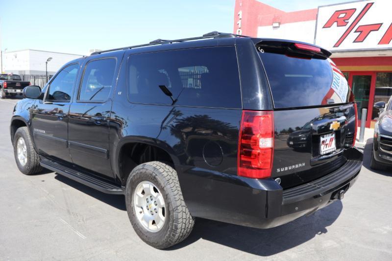 Chevrolet Suburban LT 1500 4WD 2014